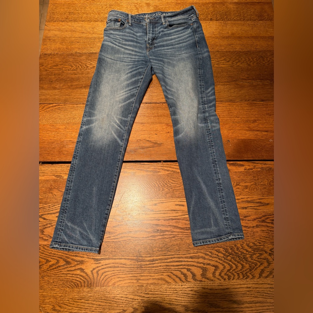 American Eagle - Athletic Slim Fit Jeans (30x32)